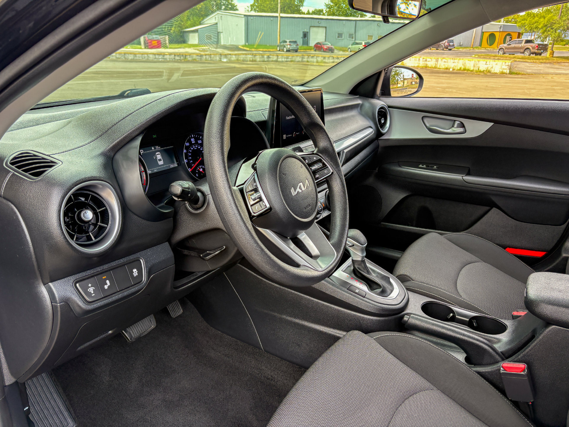 Used 2024 Kia Forte LXS w/ LXS Technology Package FWD image 15