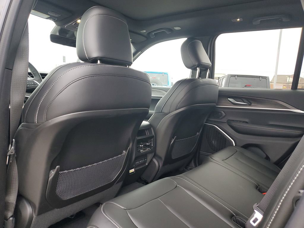New 2026 Jeep Grand Cherokee Limited image 12