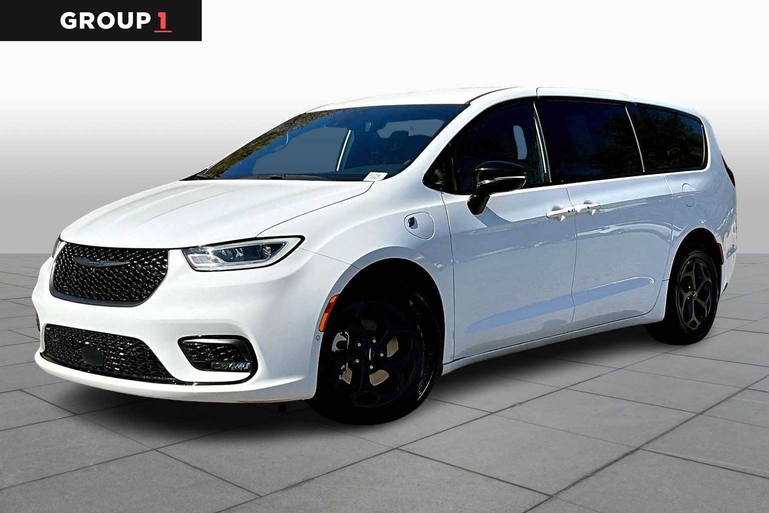 Used 2024 Chrysler Pacifica Limited