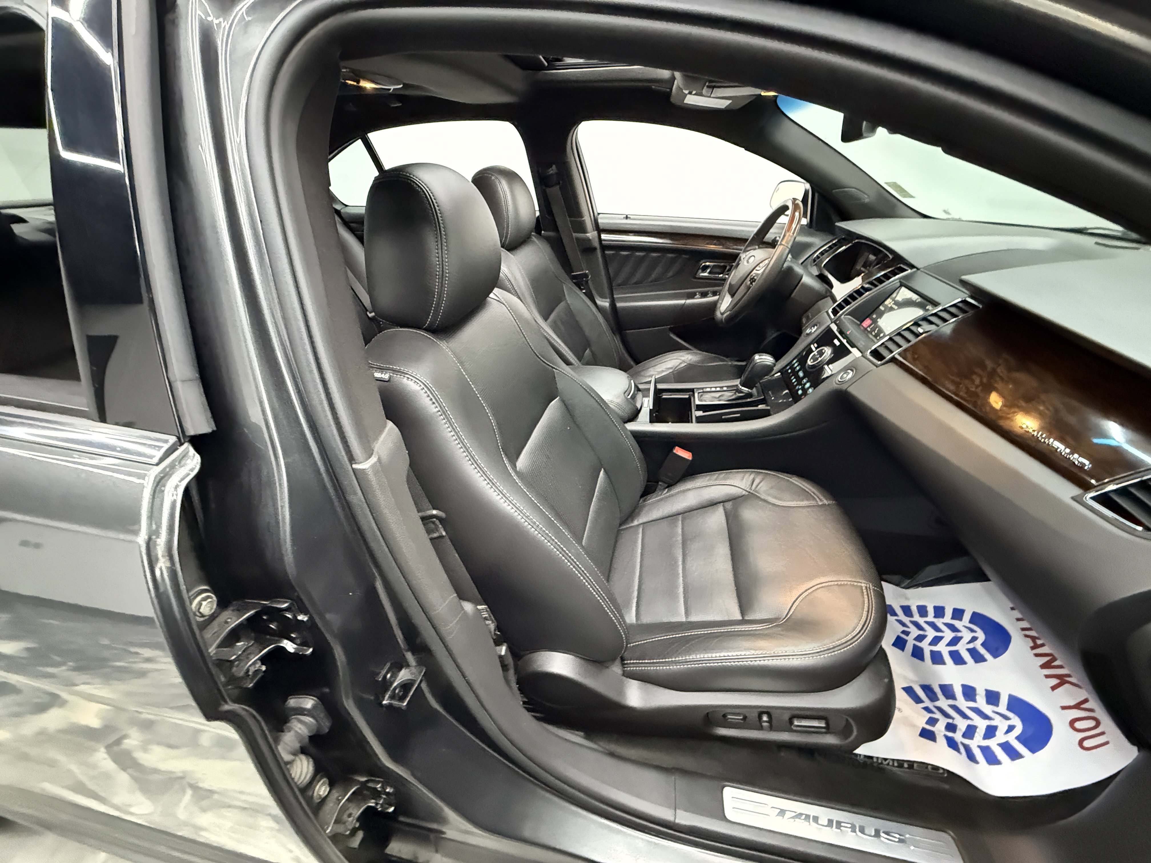 Used 2017 Ford Taurus Limited image 24