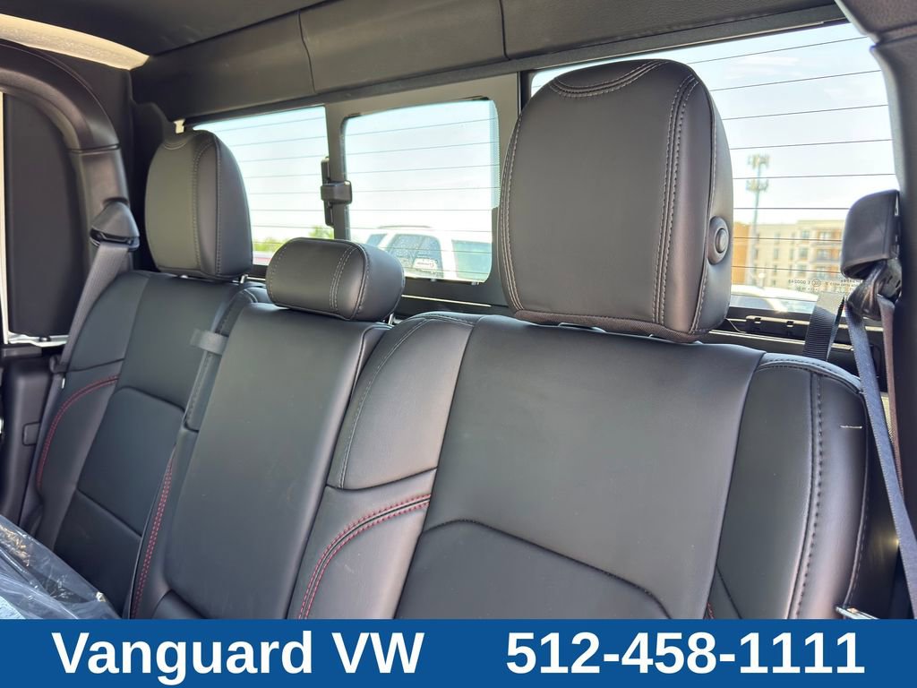 Used 2025 Jeep Gladiator Rubicon AWD/4WD image 29