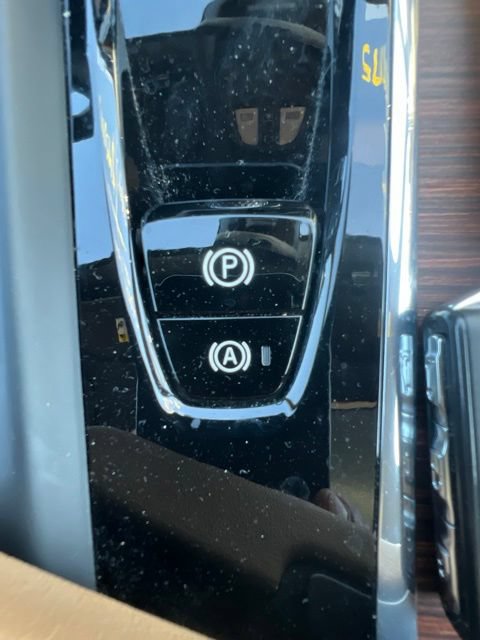 Used 2024 Volvo XC60 T8 Ultimate w/ Protection Package Premier AWD/4WD image 18