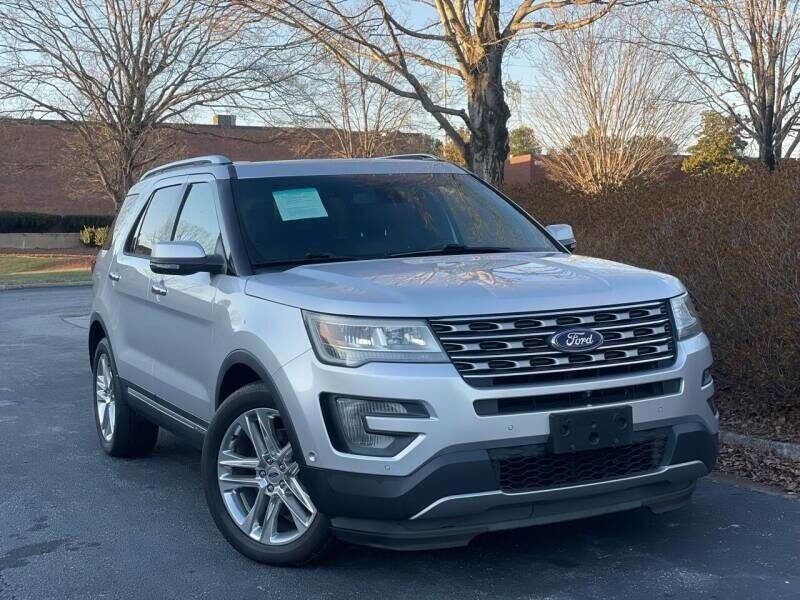 Used 2016 Ford Explorer Limited w/ Equipment Group 301A FWD image 3