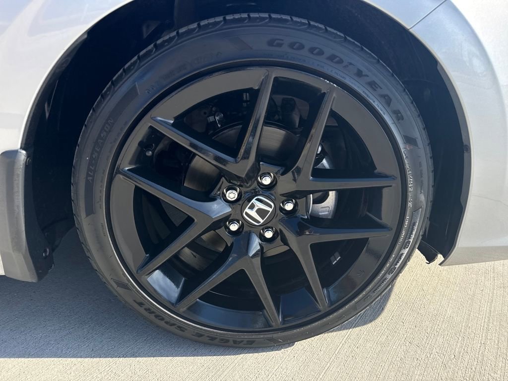 Used 2023 Honda Civic Sport image 11