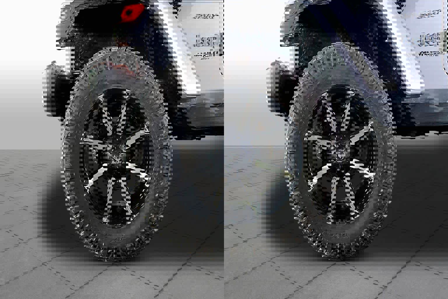 Used 2022 Jeep Wrangler Unlimited Sahara w/ Cold Weather Group AWD/4WD image 10