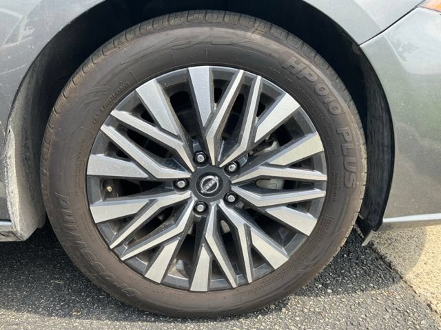 Used 2024 Nissan Altima 2.5 SV FWD image 5