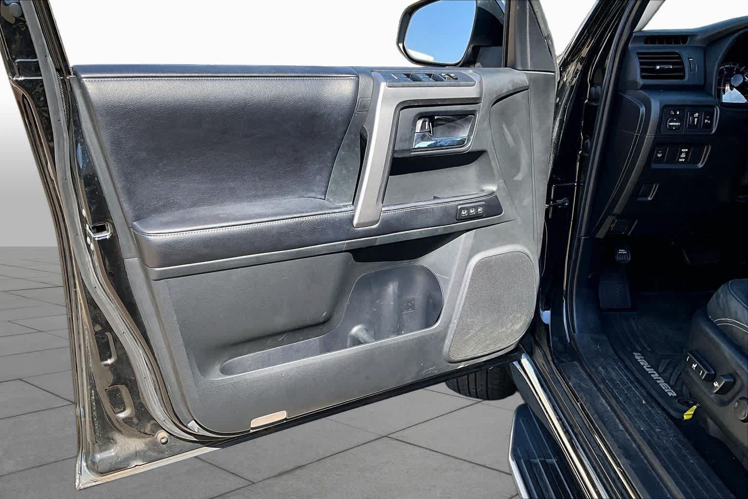 Used 2016 Toyota 4Runner Limited AWD/4WD image 25