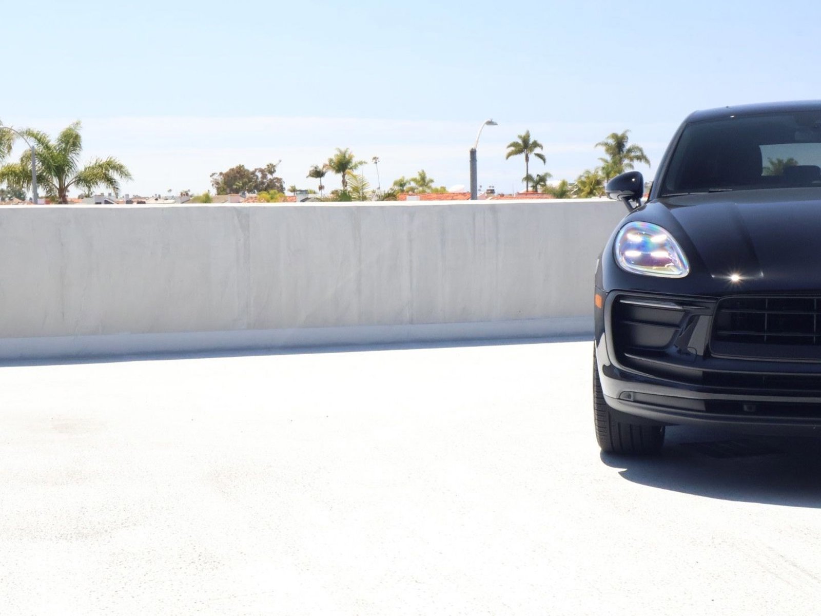 Certified 2025 Porsche Macan AWD/4WD image 12