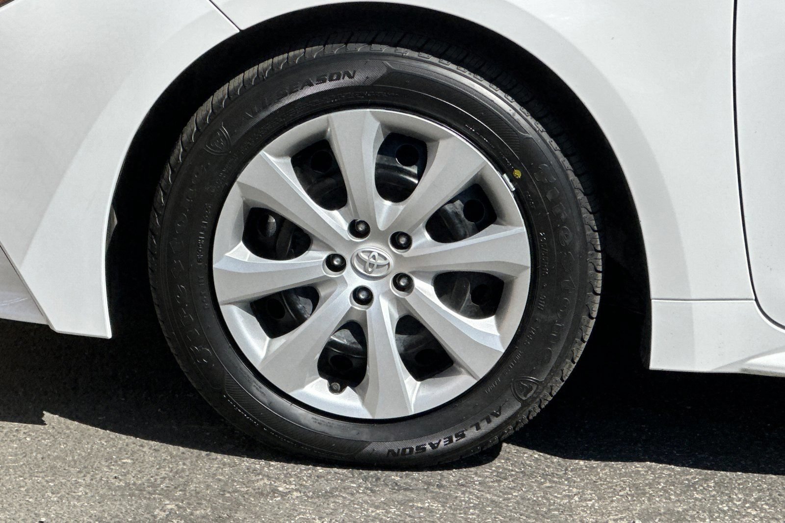 Used 2025 Toyota Corolla LE FWD image 24