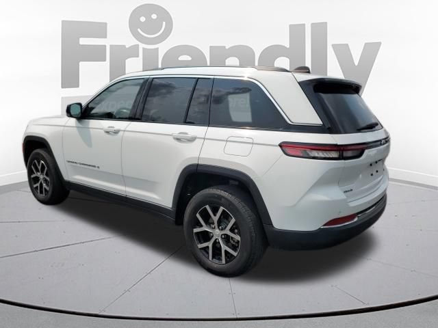 Used 2023 Jeep Grand Cherokee Limited AWD/4WD image 3