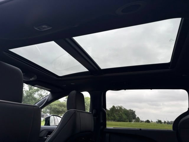 New 2027 Chrysler Pacifica Limited FWD image 10