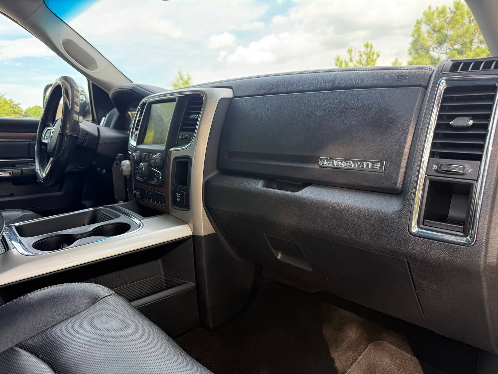 Used 2016 RAM 1500 Laramie AWD/4WD image 24