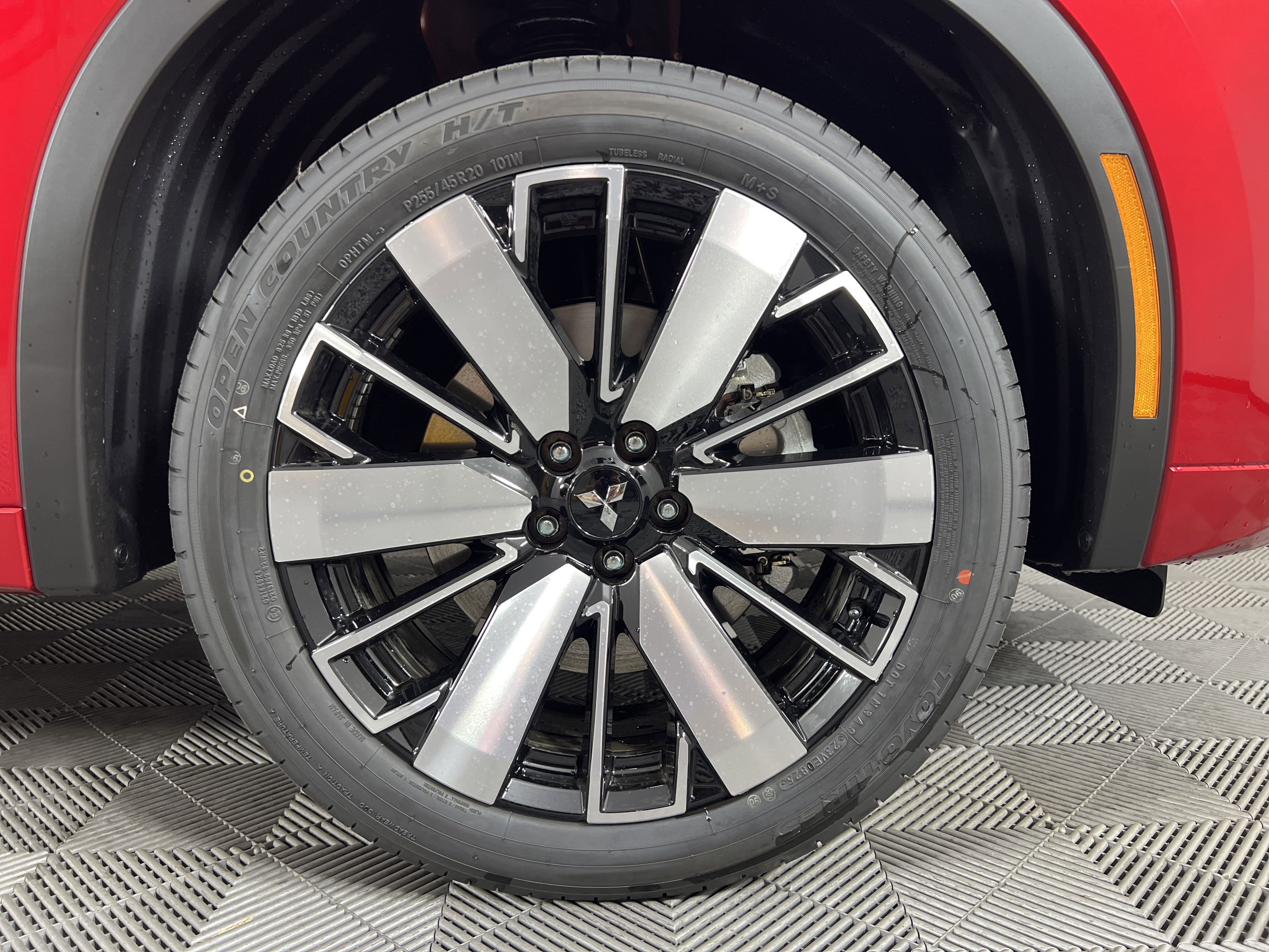 New 2025 Mitsubishi Outlander SEL image 7