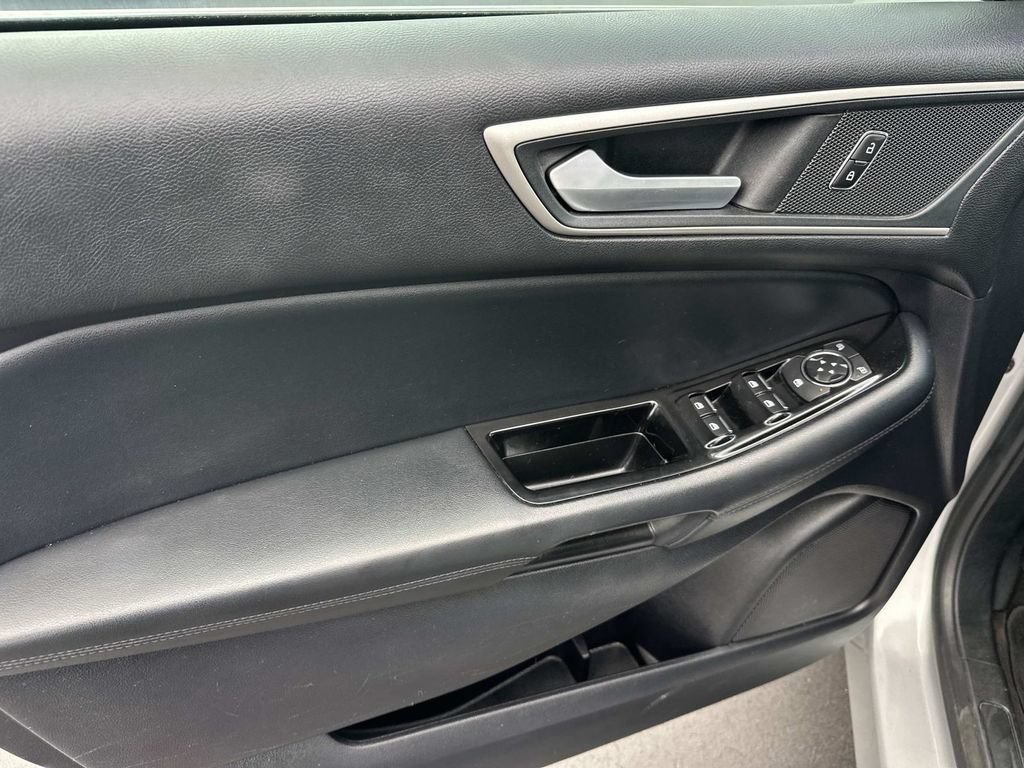 Used 2019 Ford Edge SEL w/ Equipment Group 201A FWD image 15