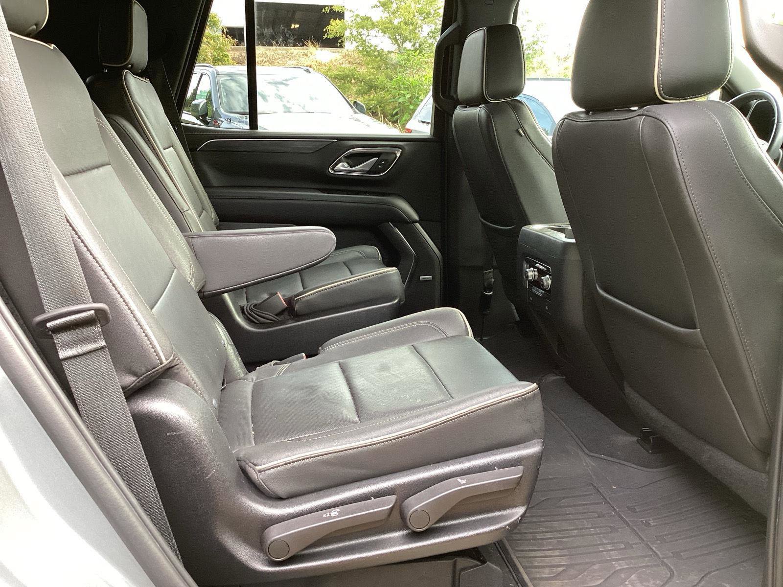 Used 2023 GMC Yukon SLT AWD/4WD image 6