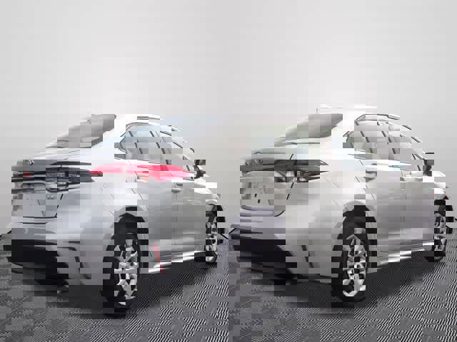Used 2023 Toyota Corolla LE image 3