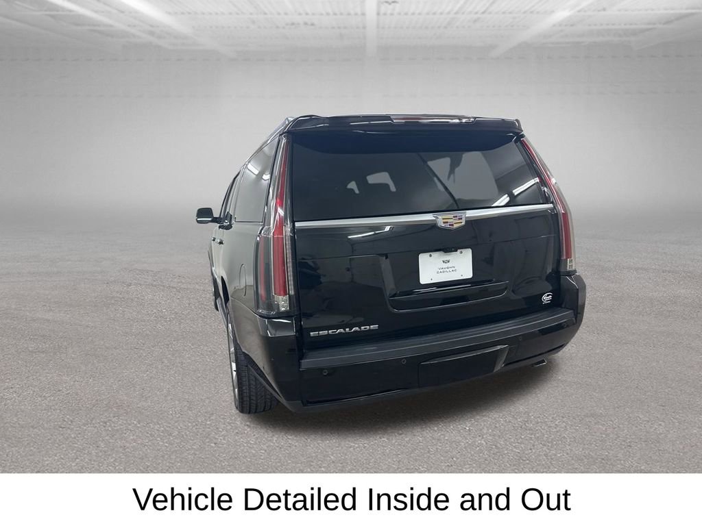 Used 2018 Cadillac Escalade ESV Luxury AWD/4WD image 10