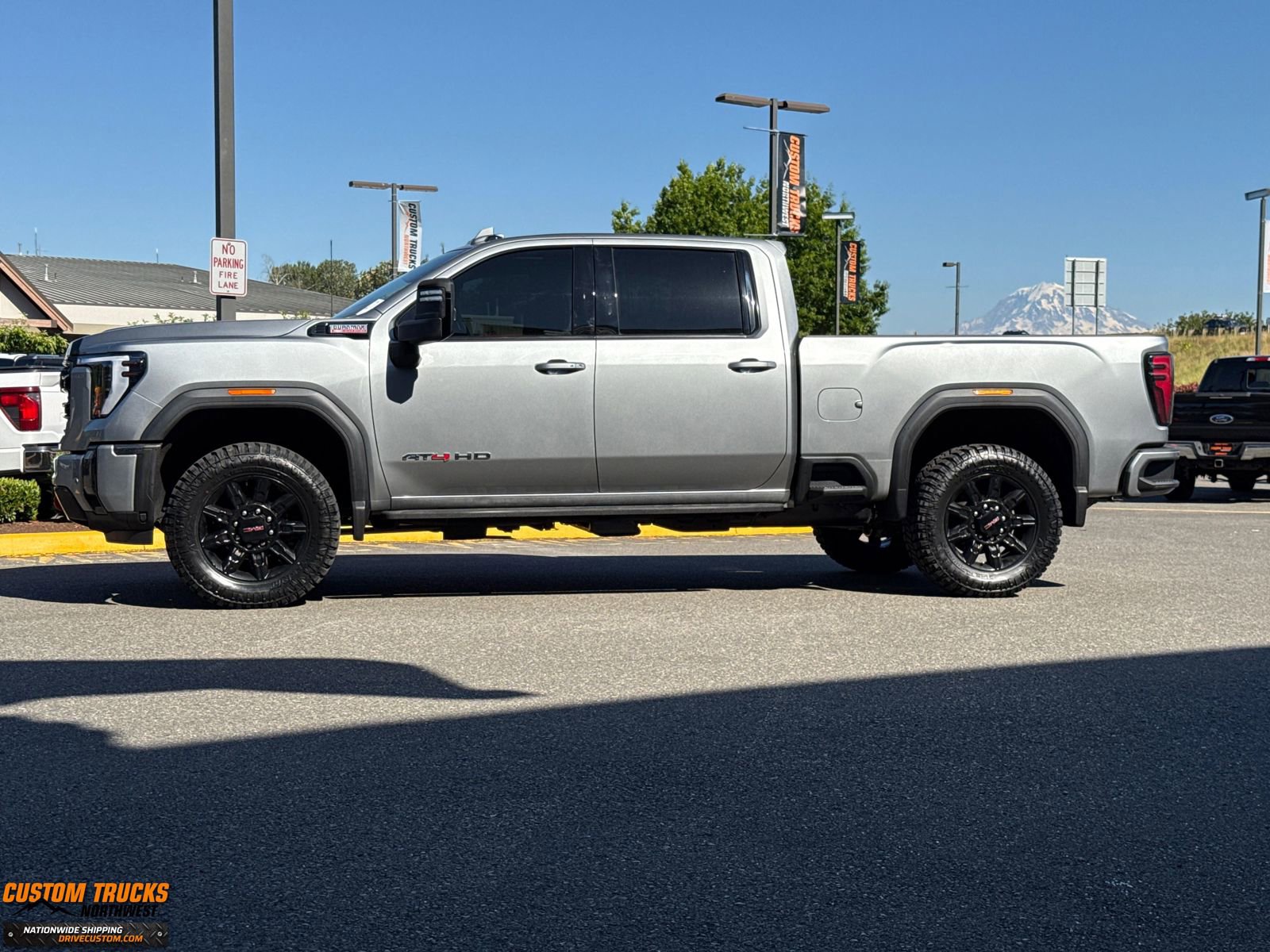 Used 2024 GMC Sierra 2500 AT4 w/ AT4 Premium Plus Package image 4