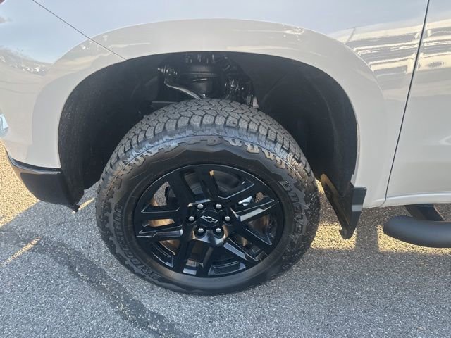 New 2026 Chevrolet Silverado 1500 Custom Trail Boss w/ Turbomax Blackout Package image 9