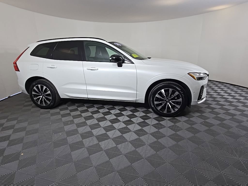 Certified 2023 Volvo XC60 B5 Plus w/ Protection Package Premier image 6