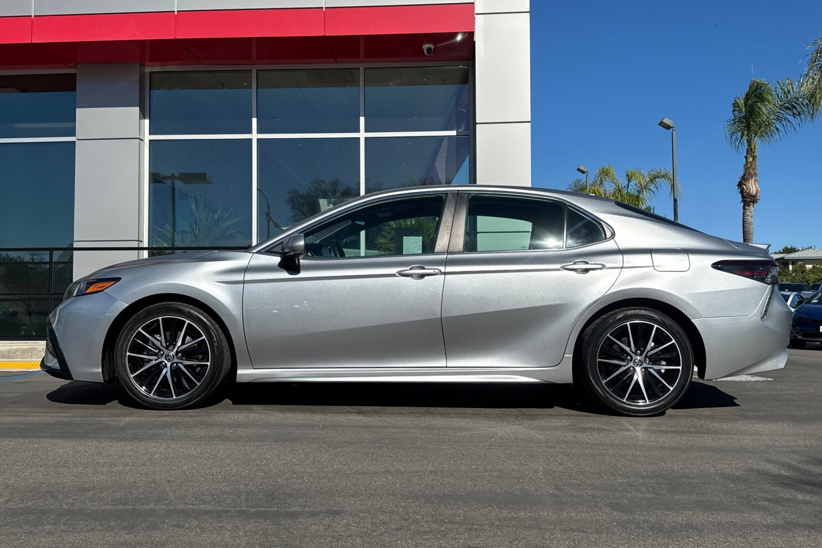 Certified 2023 Toyota Camry SE image 9