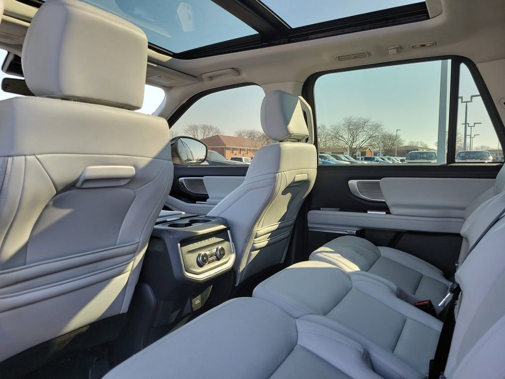 Certified 2025 Ford Expedition Max Platinum image 15