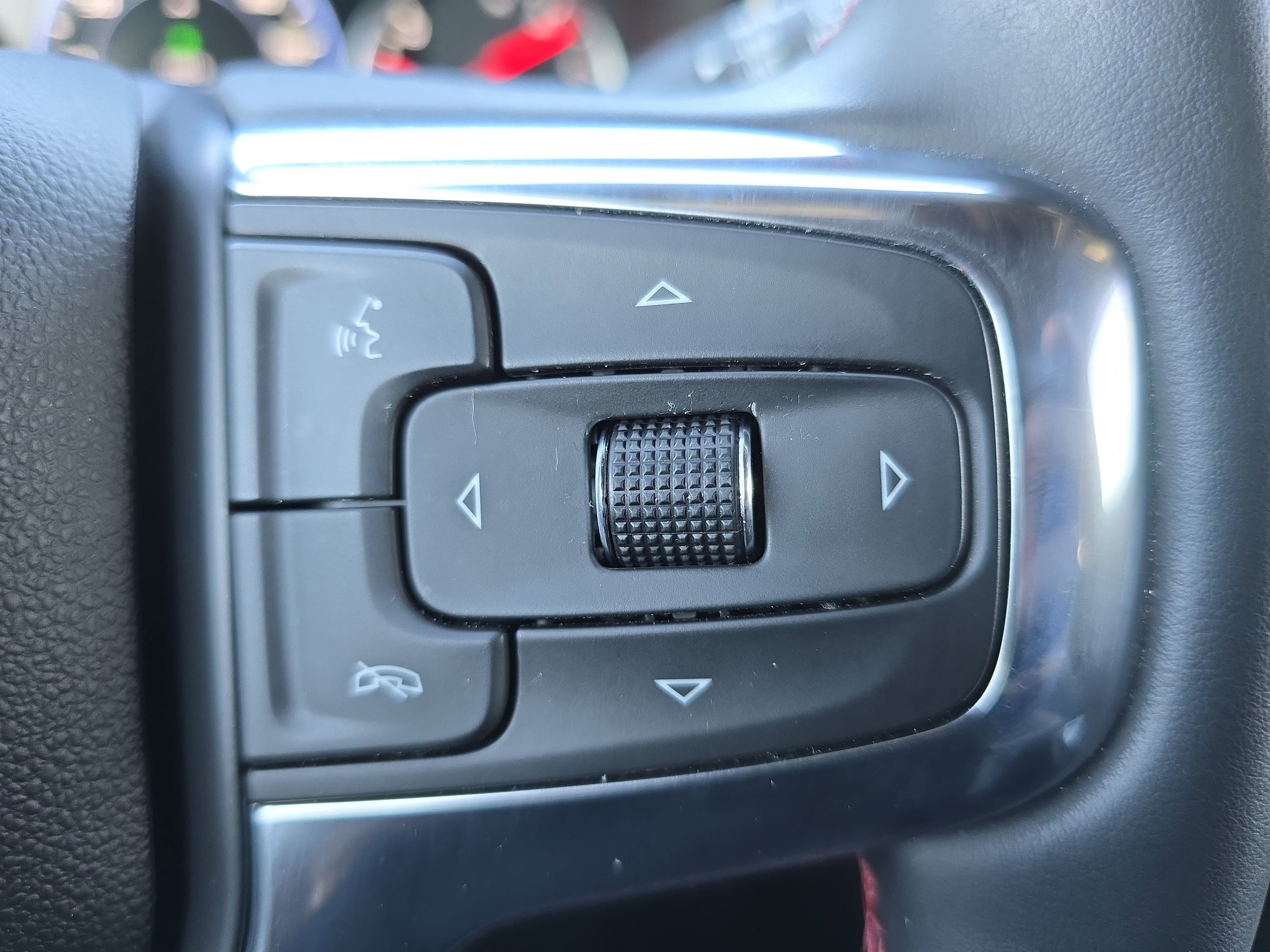 Used 2023 Chevrolet Blazer RS w/ Enhanced Convenience Package image 18