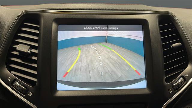 Used 2020 Jeep Cherokee Trailhawk AWD/4WD image 13
