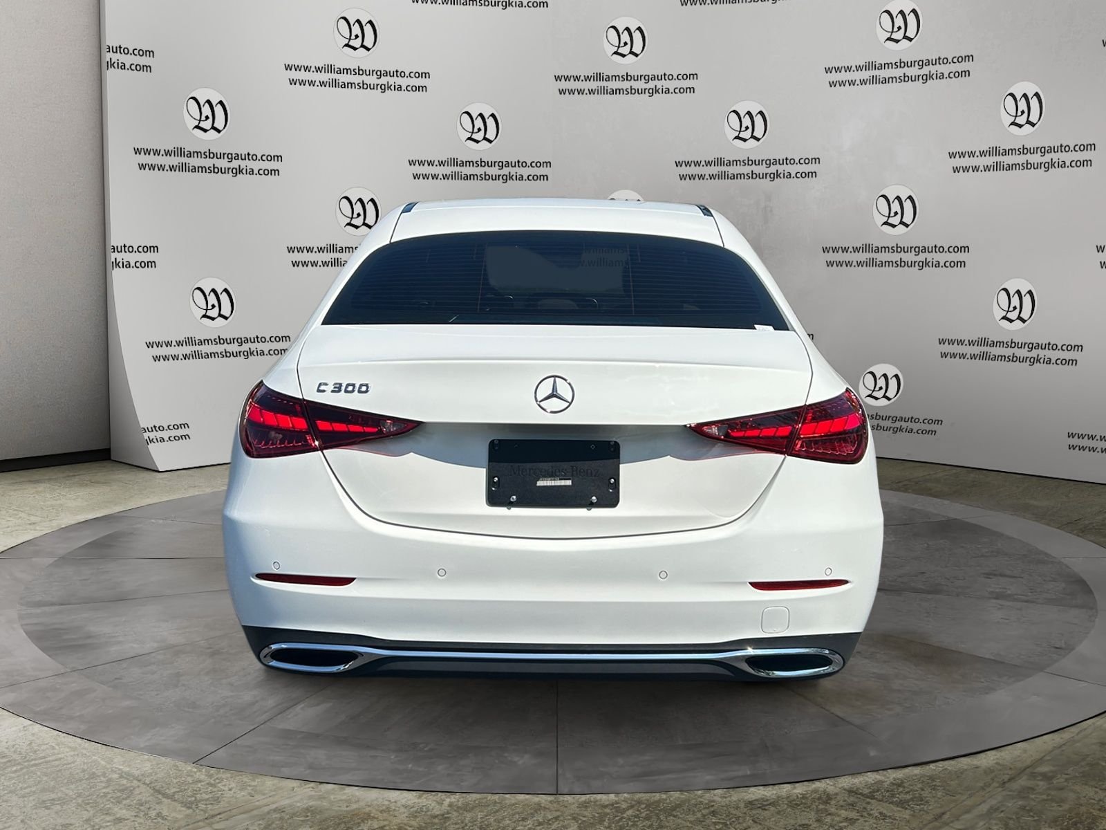 Used 2024 Mercedes-Benz C 300 Sedan image 4