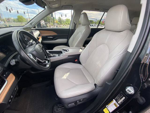 Certified 2024 Toyota Grand Highlander AWD image 11