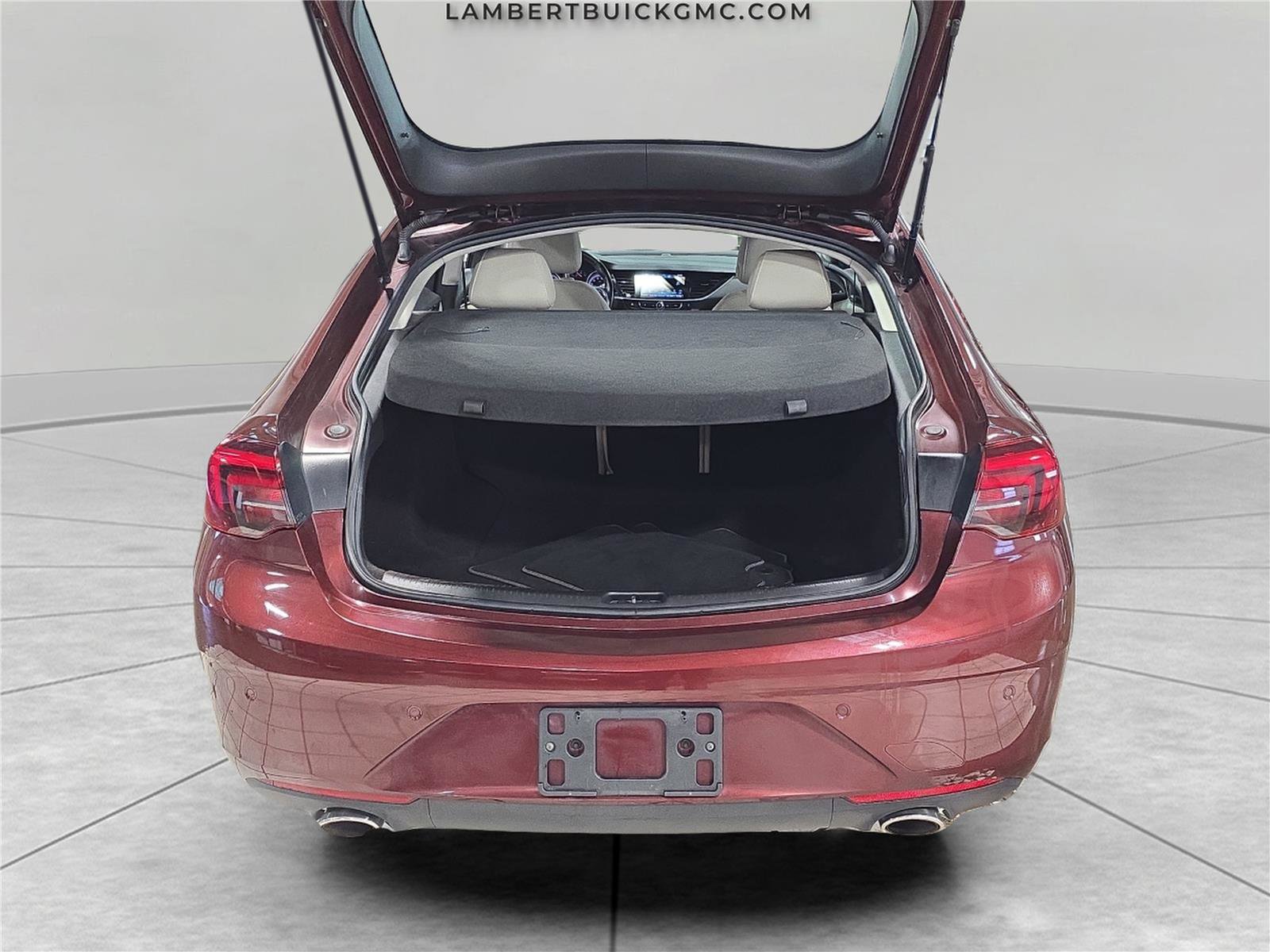 Used 2018 Buick Regal Essence w/ Driver Confidence Package #1 image 13