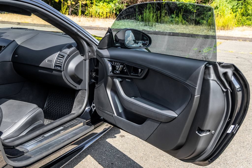 Used 2018 Jaguar F-TYPE R AWD/4WD image 16