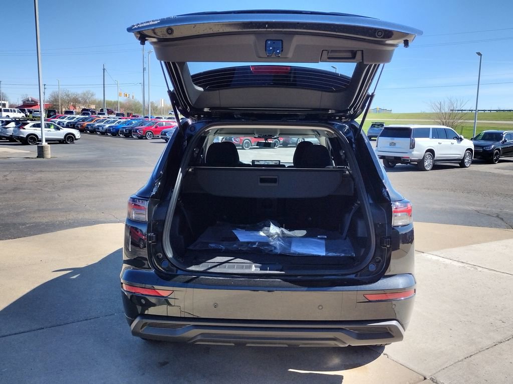New 2026 Mitsubishi Outlander ES AWD/4WD image 16