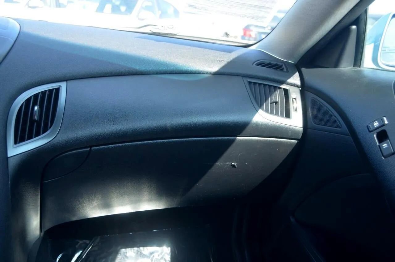 Used 2011 Hyundai Genesis 2.0T image 37