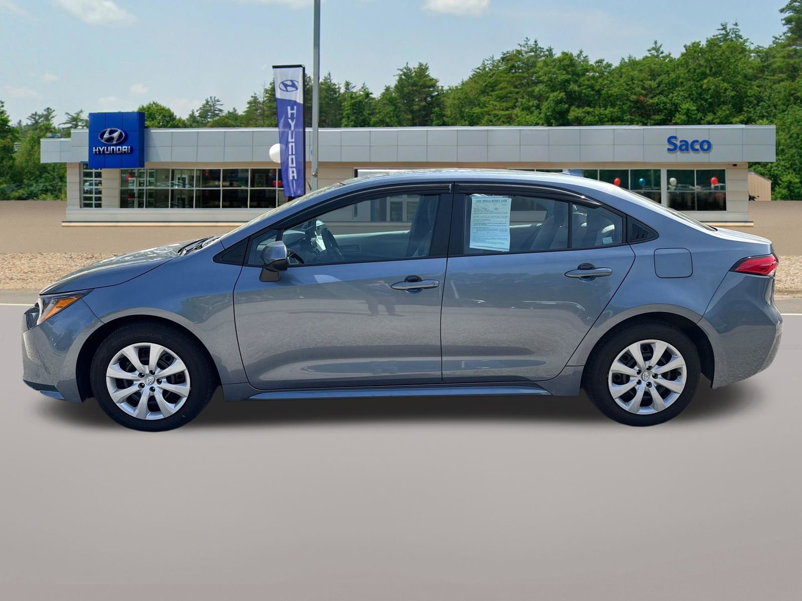 Used 2024 Toyota Corolla LE FWD image 2