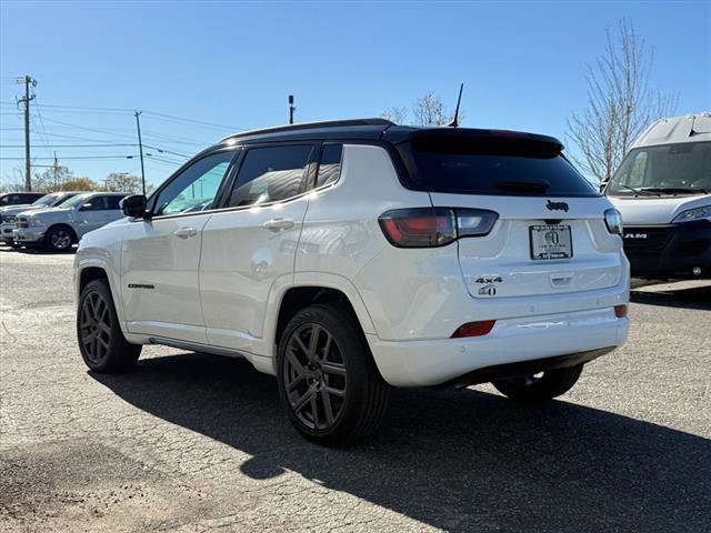 Used 2025 Jeep Compass Limited w/ High Altitude Package image 23
