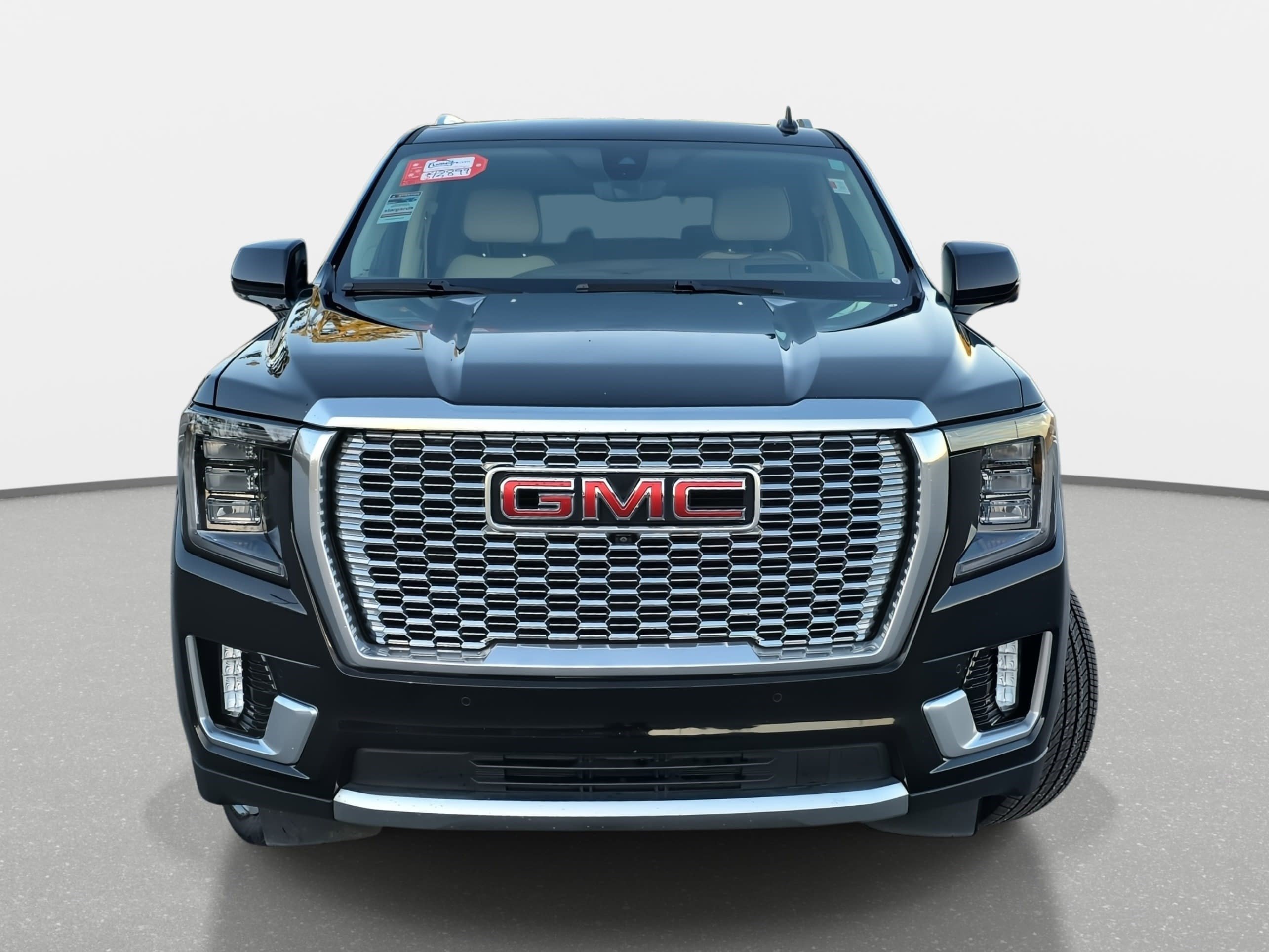 Used 2021 GMC Yukon Denali w/ Denali Premium Package image 2