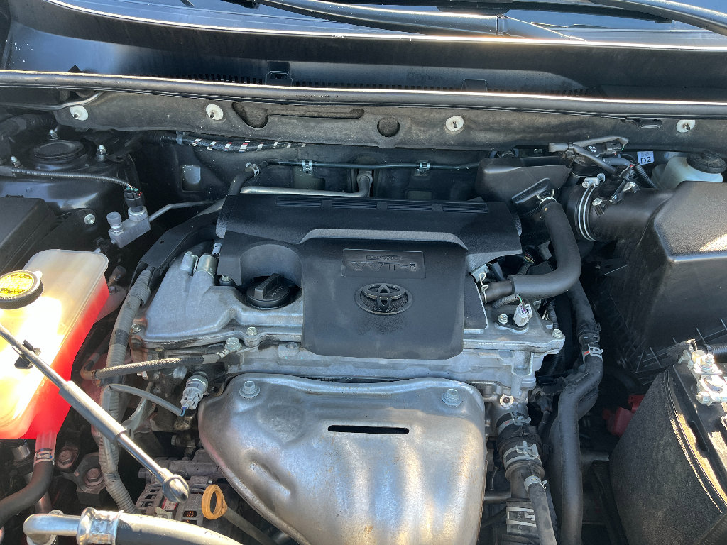 Used 2018 Toyota RAV4 SE w/ Power Extra Value Package image 39