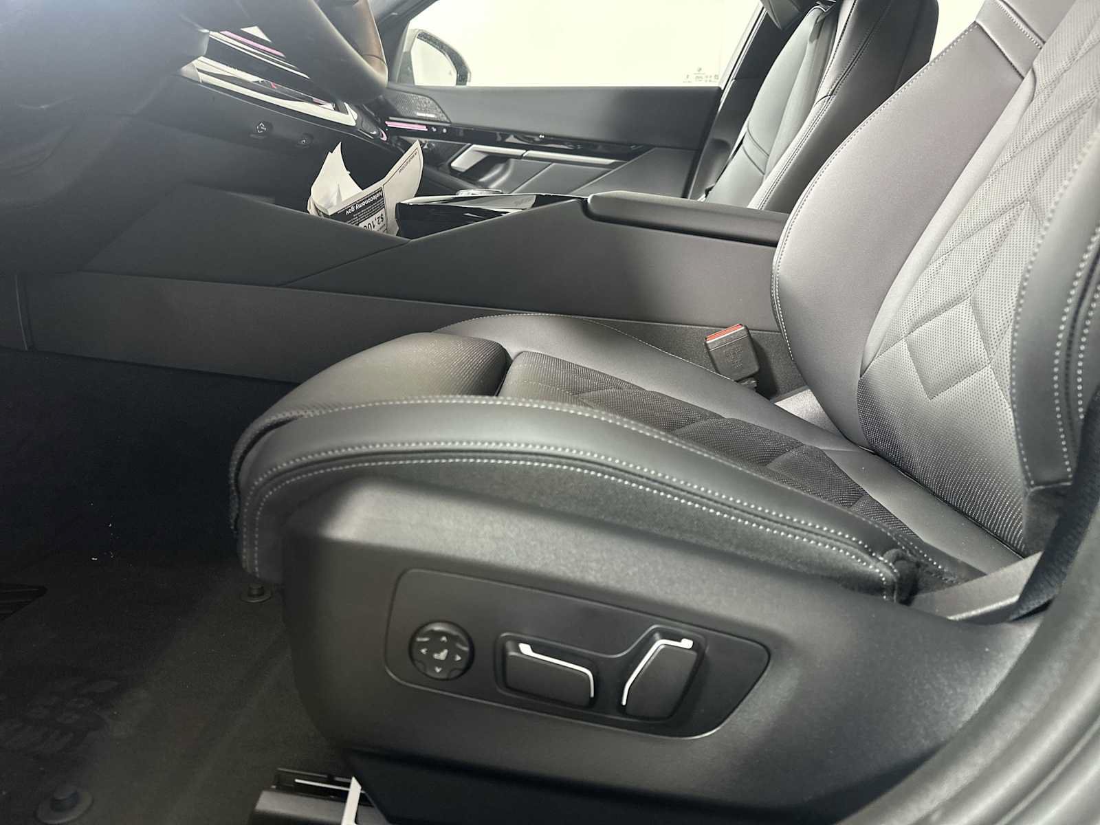 New 2026 BMW 530i xDrive AWD/4WD image 12