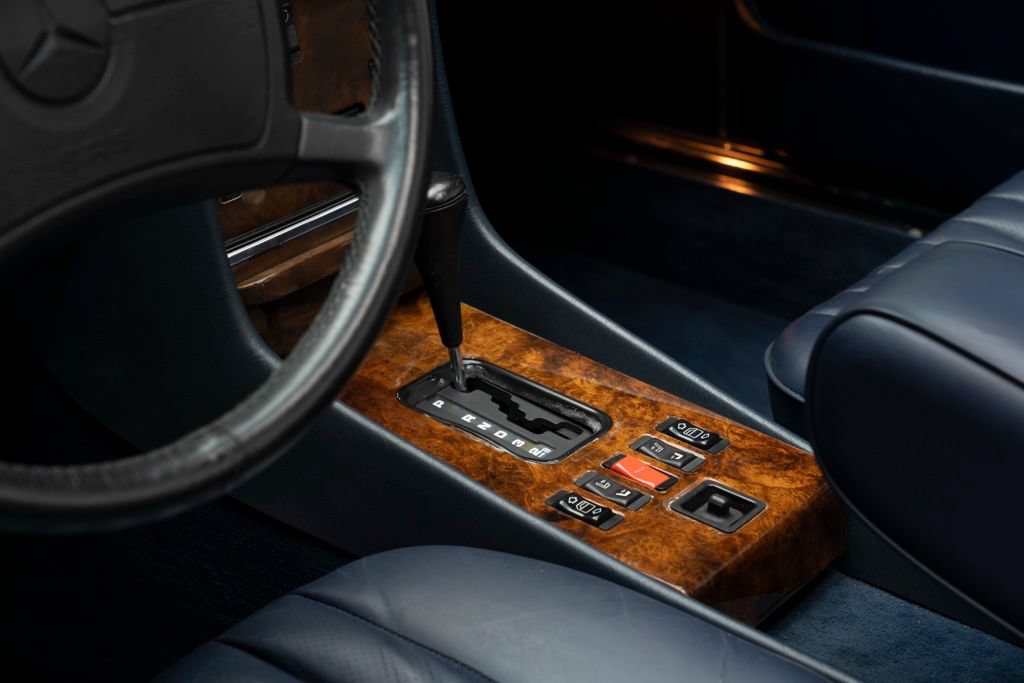 Used 1988 Mercedes-Benz 560 SL image 32