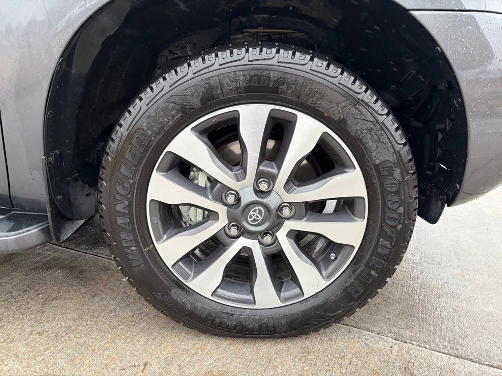 Used 2019 Toyota Sequoia Limited w/ Safety & Convenience Package AWD/4WD image 14