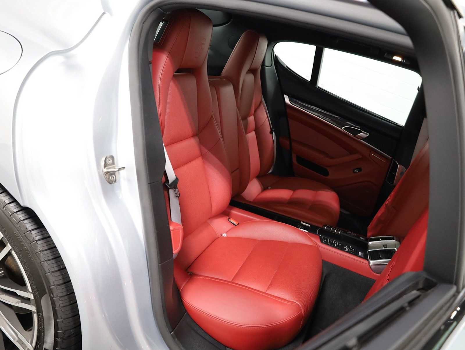 Used 2016 Porsche Panamera Edition RWD image 36
