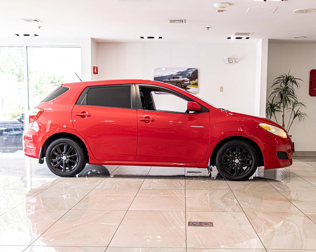 Used 2009 Toyota Matrix FWD image 9