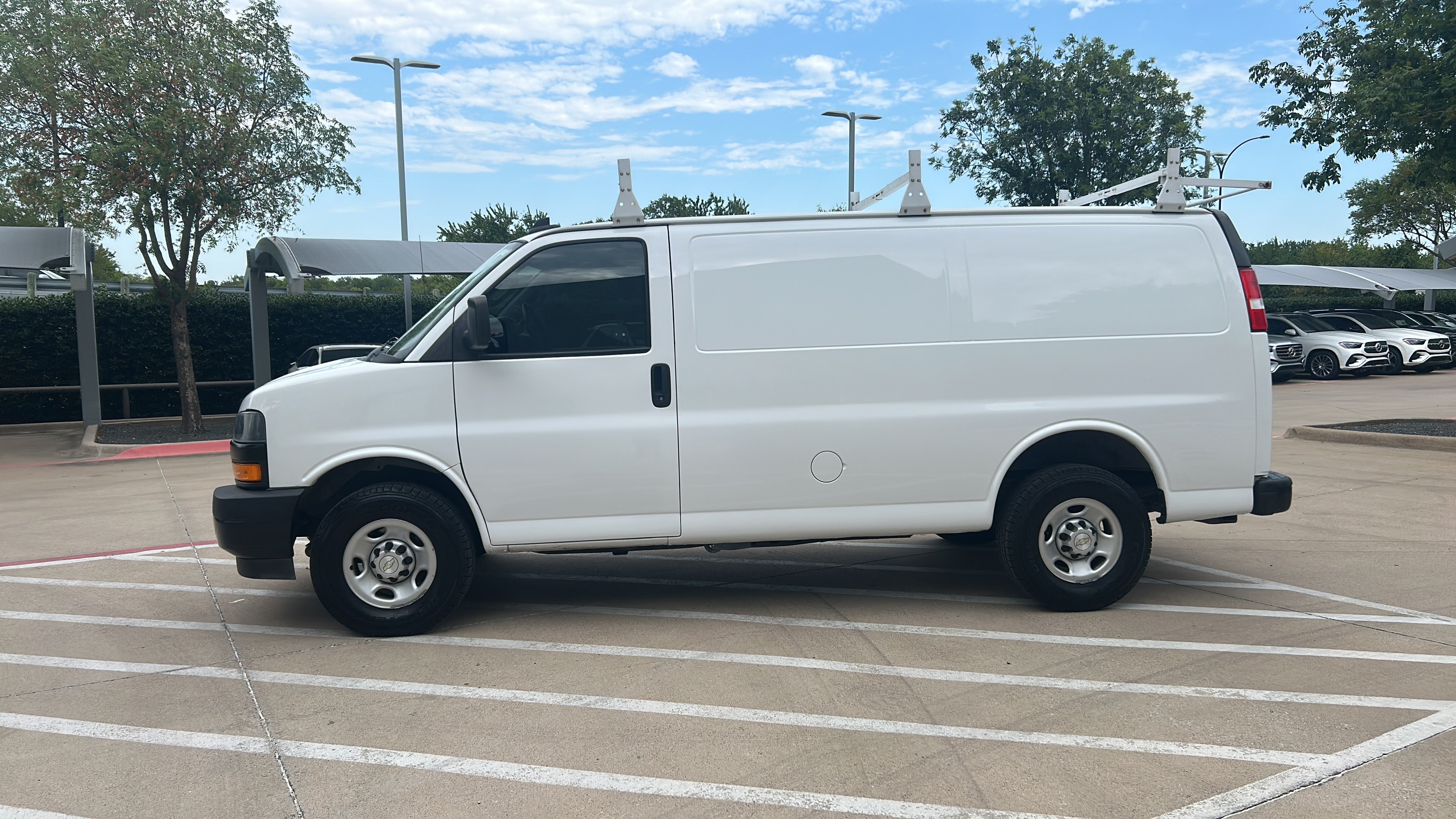 Used 2021 Chevrolet Express 2500 w/ Driver Convenience Package RWD image 2