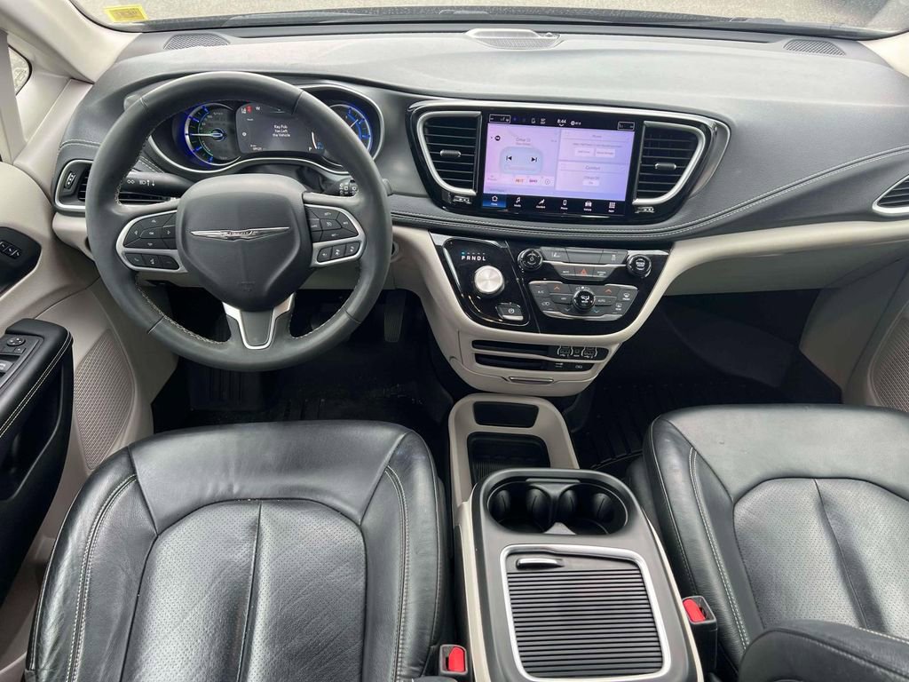 Used 2022 Chrysler Pacifica Touring-L FWD image 14