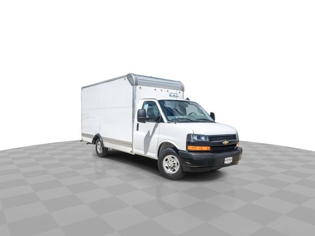 Used 2022 Chevrolet Express 3500 w/ Driver Convenience Package RWD image 2