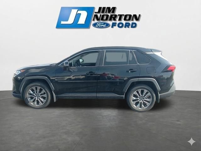 Used 2019 Toyota RAV4 XLE Premium FWD image 6