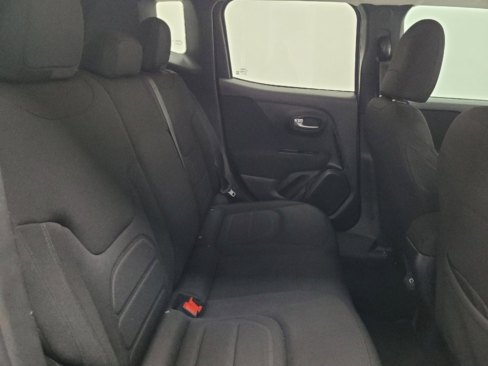 Used 2019 Jeep Renegade Latitude image 19