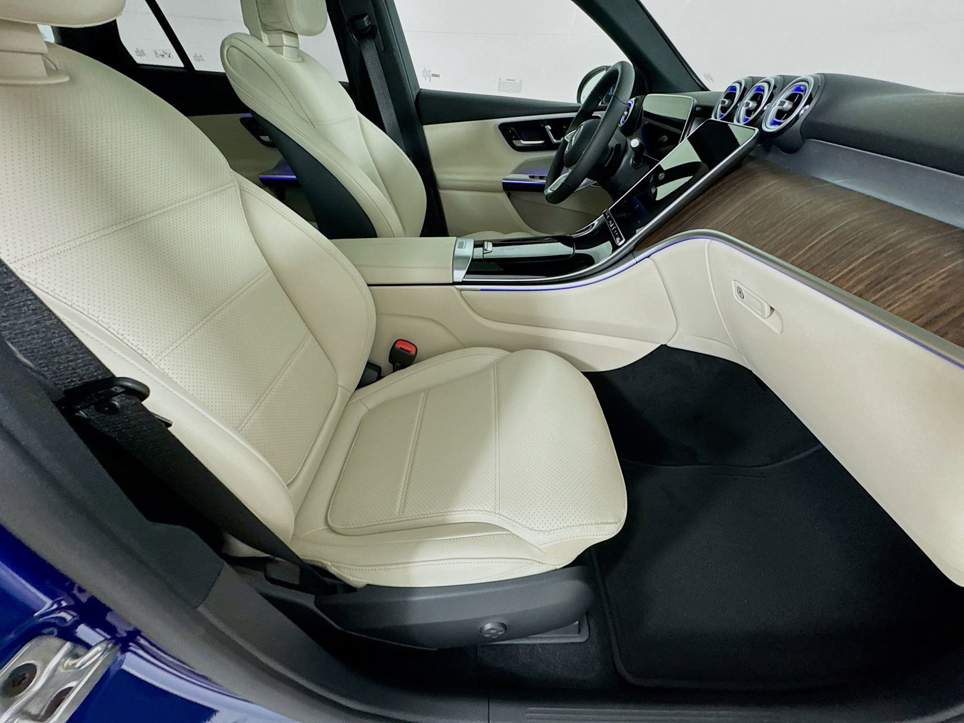 New 2026 Mercedes-Benz GLC 300 image 31