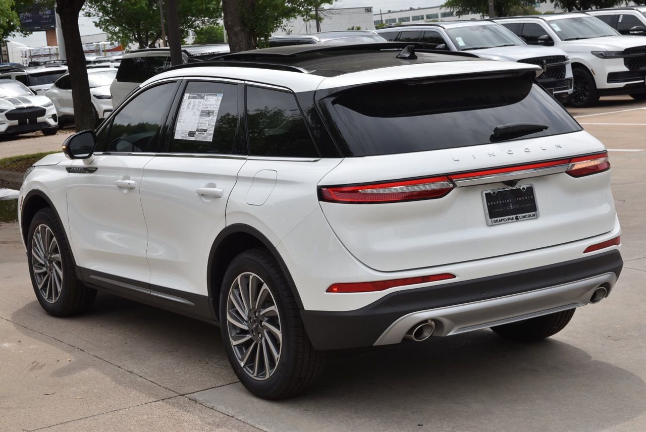 New 2026 Lincoln Corsair Reserve FWD image 9